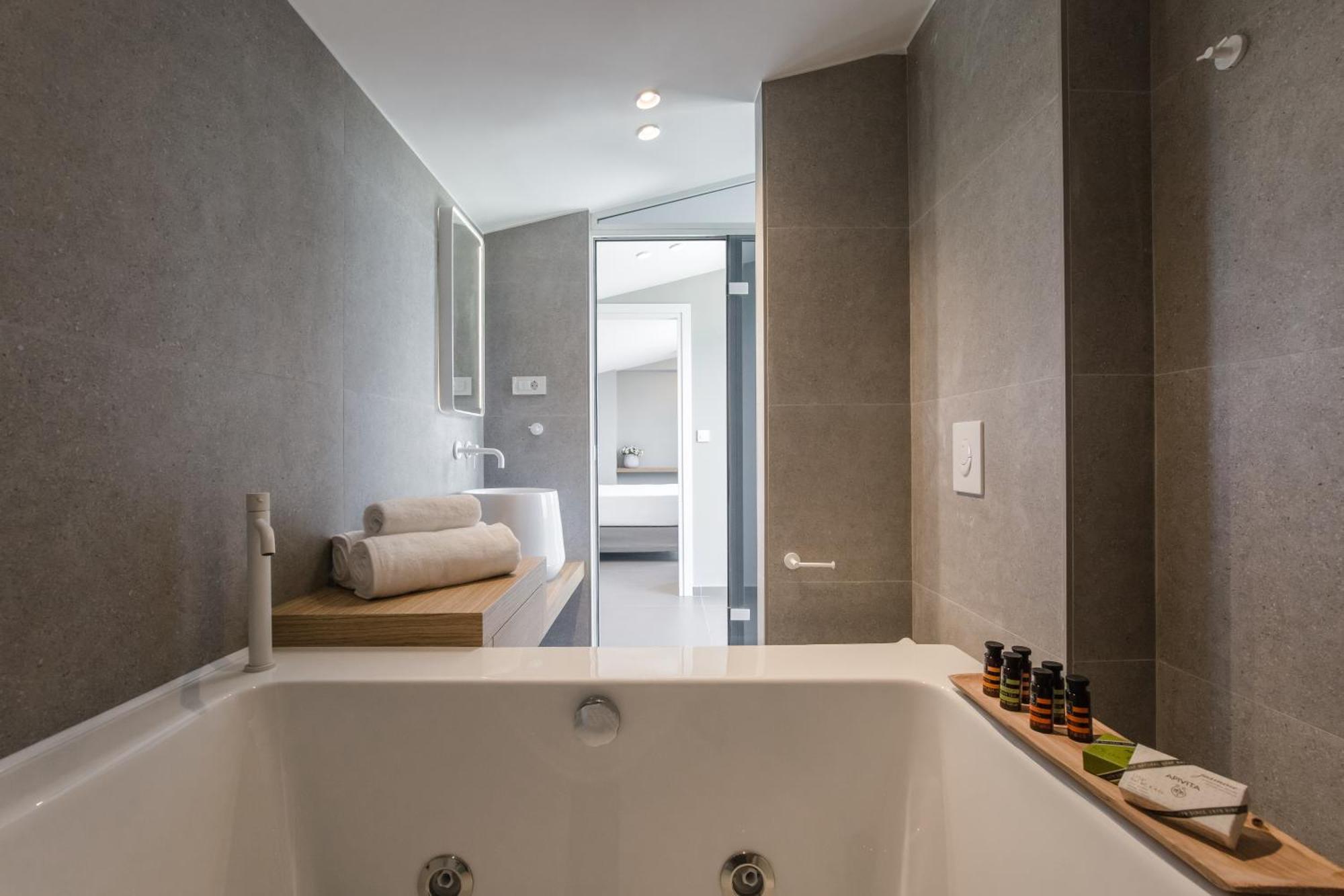 Noemie Luxury Suites La Canea Habitación foto